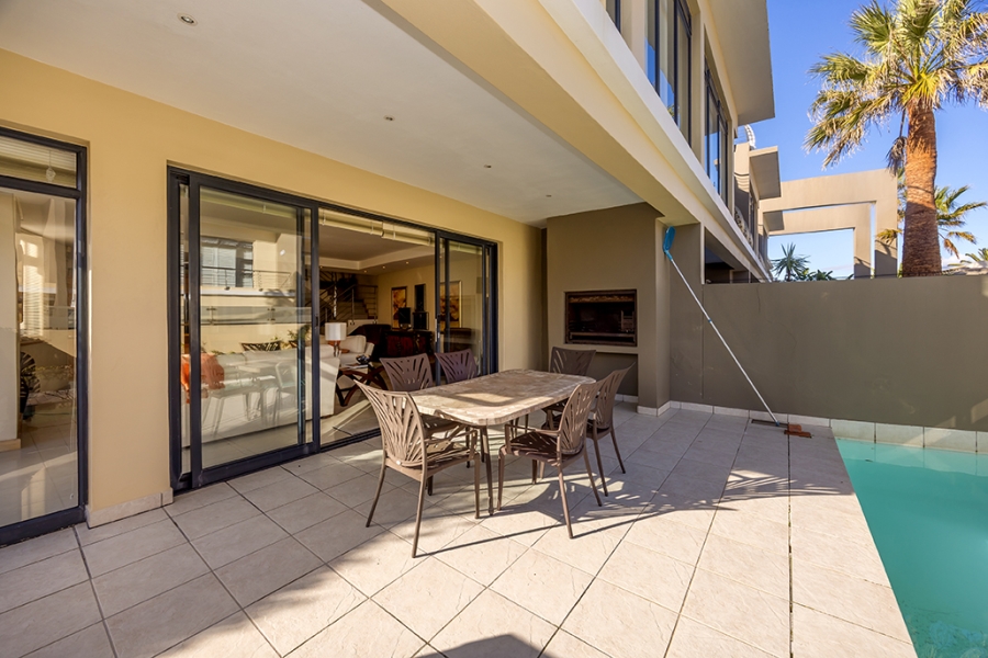 3 Bedroom Property for Sale in Sunset Beach Western Cape